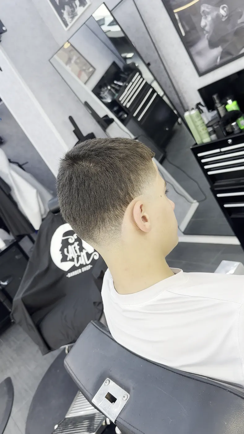 Kids Cut — Buzz mit Übergang